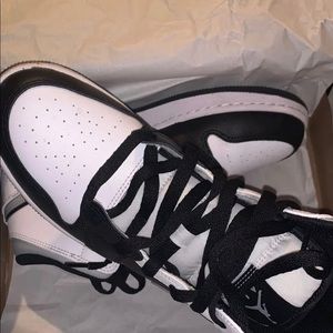 AJ 1 Mid GS Size 7Y White Shadow